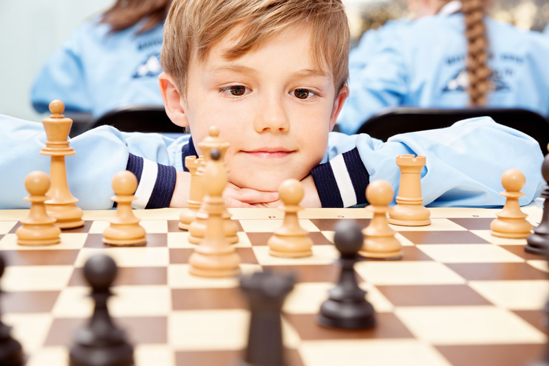 Kako naučiti dete da igra šah?